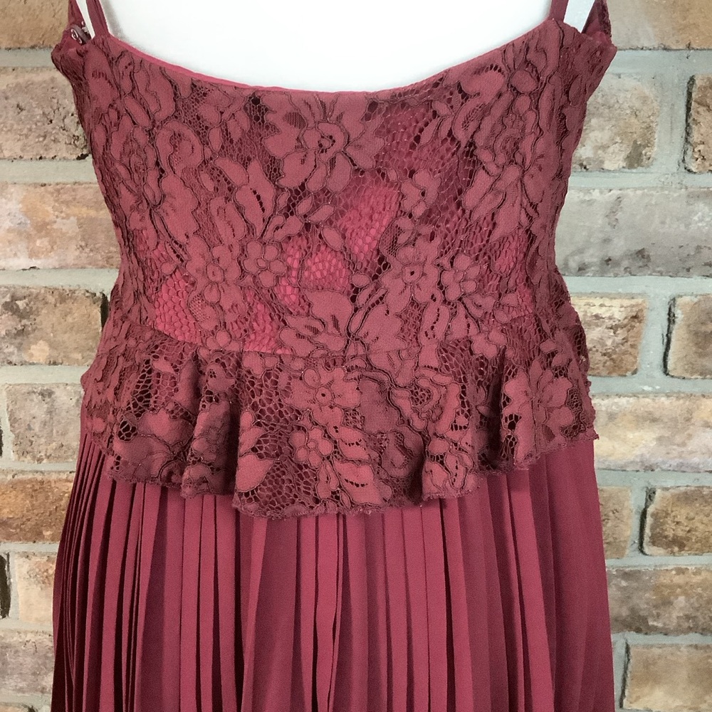 TOBI “Just Us Two” Pleated Lace Wine Skater Dress - Picture 7 of 12